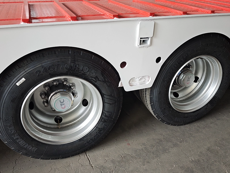 4 Axle Low Bed Gooseneck Trailer Tire 4 Axle Low Bed Gooseneck Trailer Tire